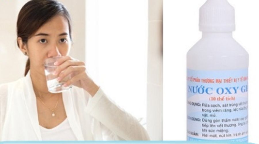 Súc Miệng Bằng Oxy Già Pha Loãng 