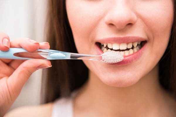 Chải răng 2 lần mỗi ngày ngăn ngừa tình trạng sâu răng