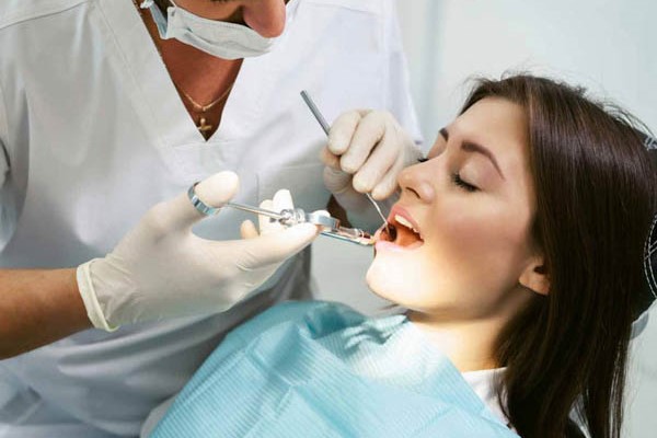 Những lưu ý quan trọng khi nhổ răng số 8
