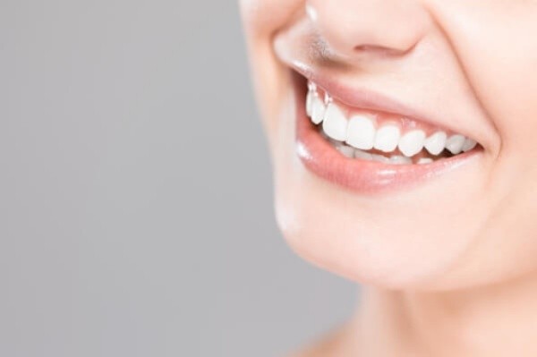Răng sứ Titan được ứng dụng trong nhiều trường hợp cần phục hình thẩm mỹ răng