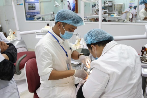 Điều trị sâu chân răng an toàn và hiệu quả tại Nha Khoa Sài Gòn