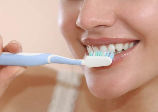 Chăm sóc răng miệng đúng cách sau khi lấy tủy