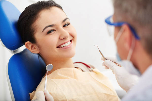 Phòng ngừa đau răng sau điều trị tủy bằng cách tái khám nha sĩ