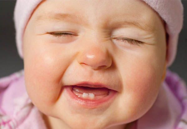 Quá trình mọc răng hàm ở trẻ