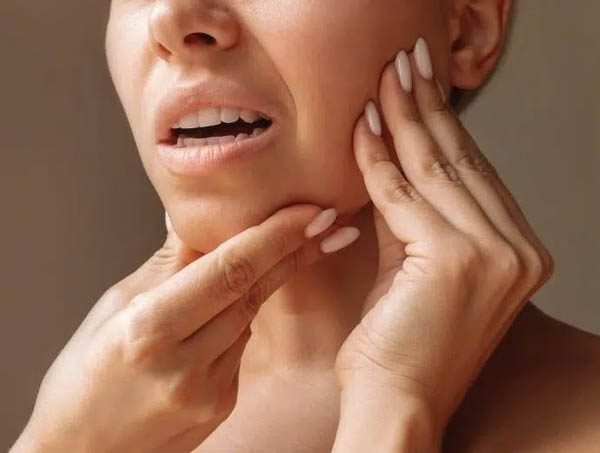 Sái quai hàm có tự khỏi được không?