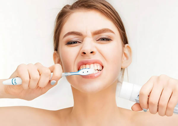 Vệ sinh răng miệng đúng cách phòng viêm lợi có mủ