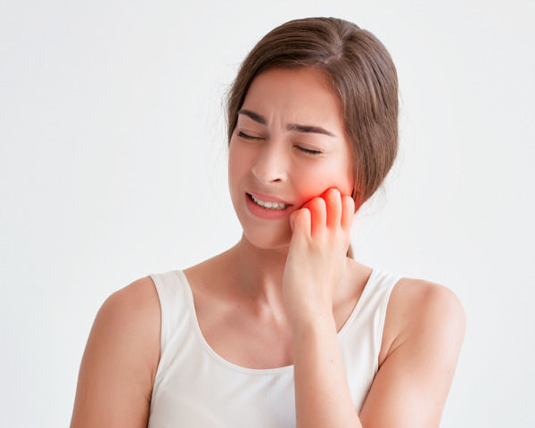 Tác dụng phụ và cách đảm bảo an toàn khi tẩy trắng răng