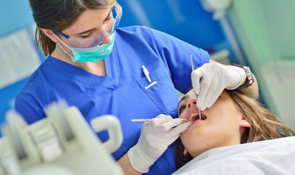 Lựa chọn cơ sở nha khoa uy tín để trồng implant
