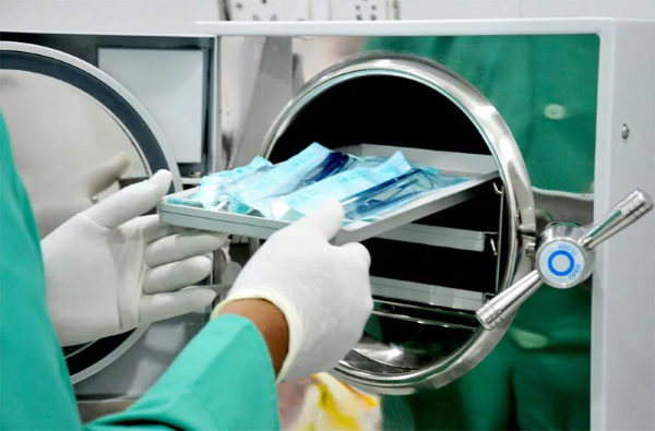 Các loại dụng cụ nha khoa làm sạch và vô trùng