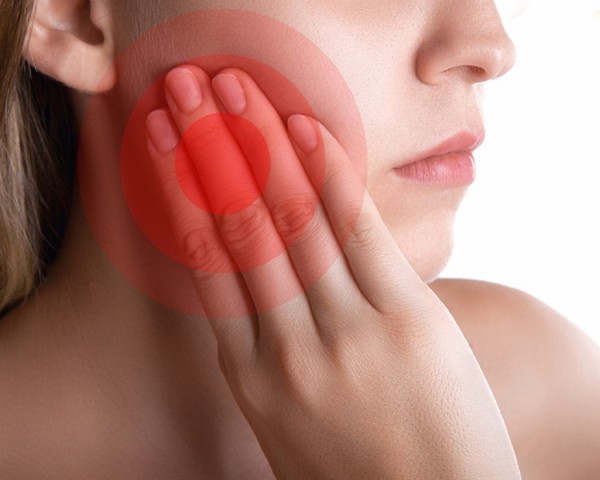 Tình trạng sưng má nướu hoặc xương hàm