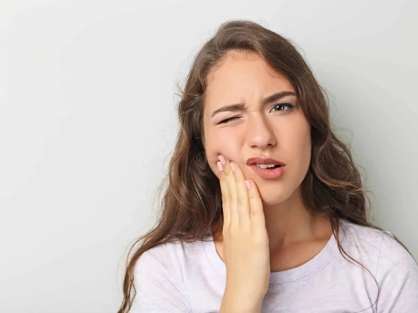 Những câu hỏi thường gặp về dấu hiệu nhiễm trùng sau khi nhổ răng