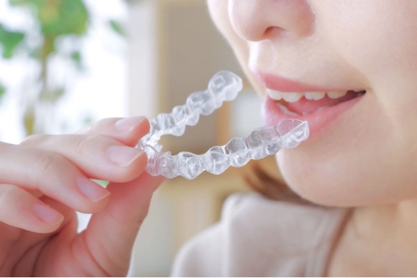 Sử dụng máng chống nghiến răng