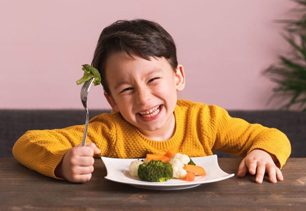Bổ sung dinh dưỡng cho răng khỏe mạnh phòng ngừa răng sữa bị sâu cho trẻ 