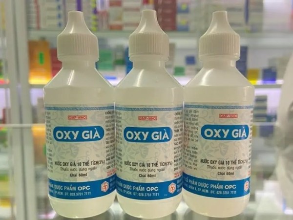 Sử dụng oxy già pha loãng súc miệng cho bé
