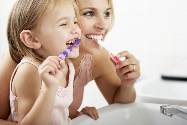 Vệ sinh răng miệng thường xuyên cho trẻ