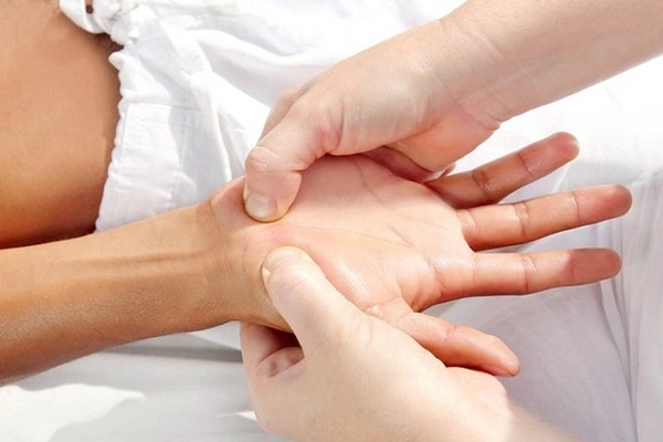 Bấm huyệt chữa đau răng có hiệu quả không? Bấm huyệt chữa đau răng có hiệu quả không?