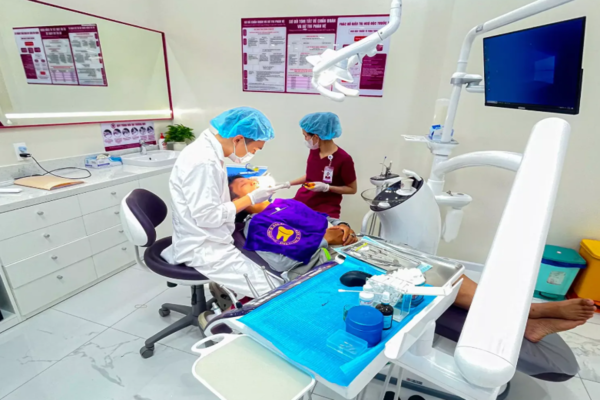 Nha Khoa Sài Gòn Phong Phú – Địa chỉ làm hàm duy trì Hawley uy tín, chất lượng Nha Khoa Sài Gòn Phong Phú – Địa chỉ làm hàm duy trì Hawley uy tín, chất lượng