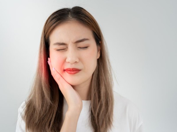 Đau răng ngậm gì? Mẹo giảm đau răng cấp tốc được nhiều người áp dụng thành công Đau răng ngậm gì? Mẹo giảm đau răng cấp tốc được nhiều người áp dụng thành công