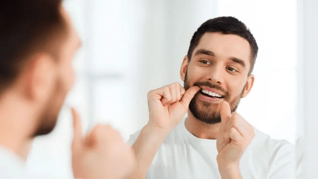 Răng lung lay: Nguyên nhân, dấu hiệu và cách điều trị hiệu quả 9 Vệ sinh răng miệng đúng kỹ thuật ngăn ngừa vi khuẩn gây viêm nhiễm làm lung lay răng.