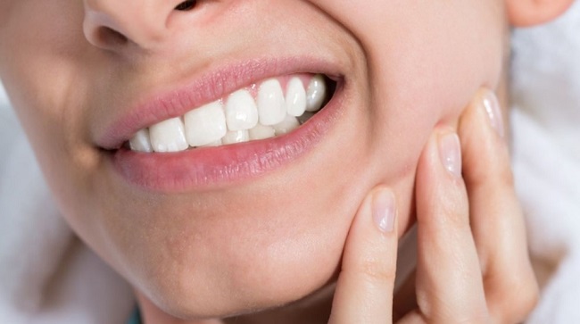 Mài kẽ răng là gì? Kỹ thuật IPR có thực sự an toàn khi niềng răng? 3 Hiện tượng e buốt sau mài kẽ răng kéo dài vài ngày