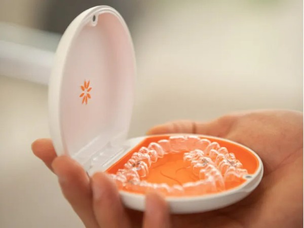 Hàm duy trì trong suốt: Ưu điểm, Bảng giá & Lưu ý khi dùng 4 Hàm duy trì trong suốt Vivera