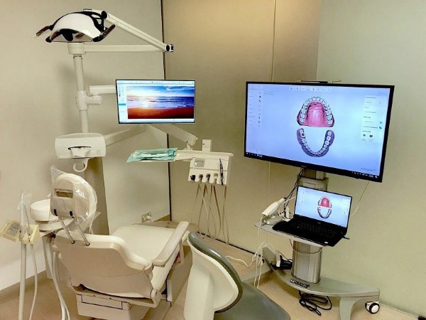 Hàm duy trì trong suốt: Ưu điểm, Bảng giá & Lưu ý khi dùng 5 Hàm duy trì trong suốt bằng công nghệ scan và in 3D tại phòng khám