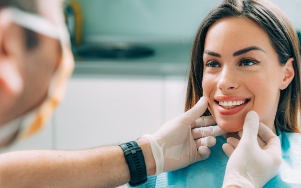 Nhược điểm của dán sứ Veneer: 5 lưu ý quan trọng từ Bác sĩ 6 Những lưu ý và cách chăm sóc sau khi dán sứ Veneer